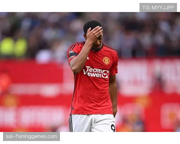 前曼联球星马夏尔因场边失控被蒙特雷逐出一线队 前曼联球星马夏尔因场边失控被蒙特雷逐出一线队